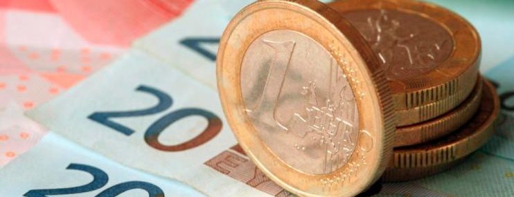 Центробанк поднял выше 70 руб. официальный курс евро
